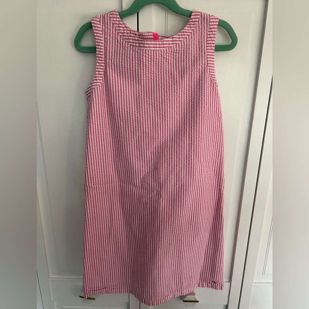 Girls Vineyard Vines size 8 pink seersucker shift dress.